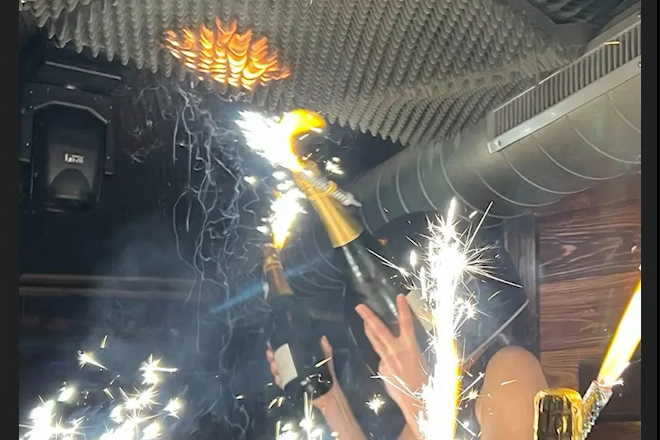 PUR-Brand in der Bar Le Constellation